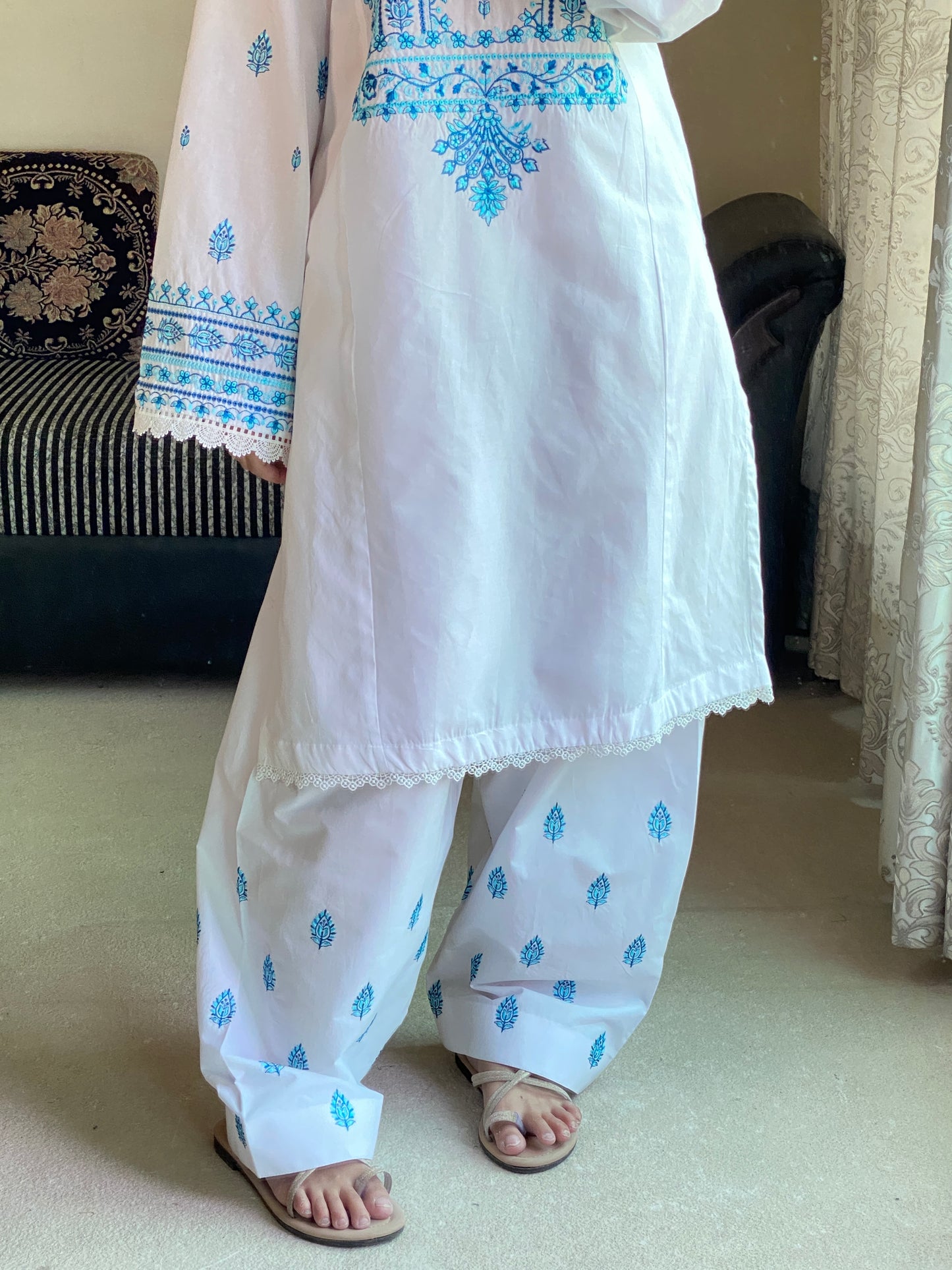 Elegant White & Blue Embroidered Lawn Suit | HU 15