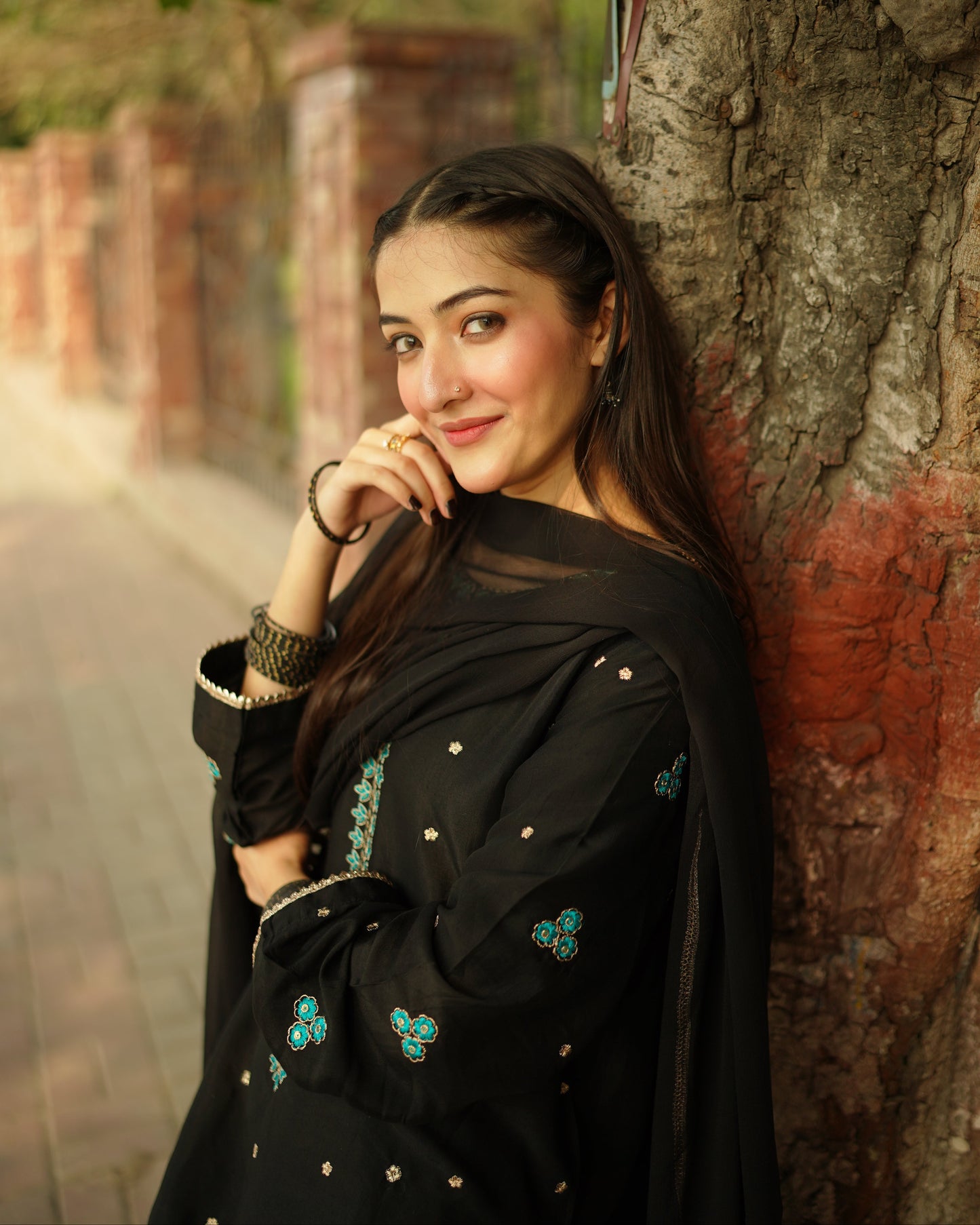 Black Silk Embroidered Suit | HU28