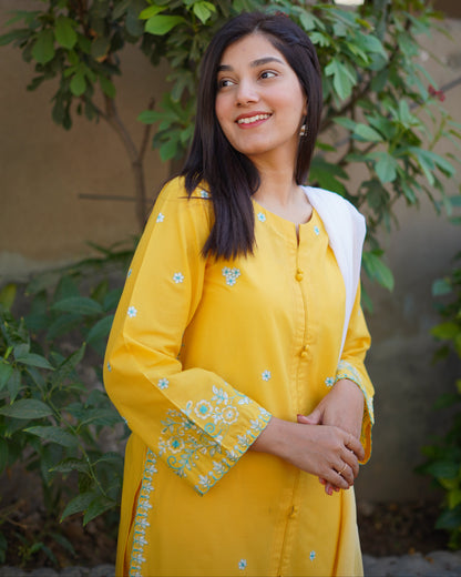 Amber Charm Embroidered Suit | HU3O