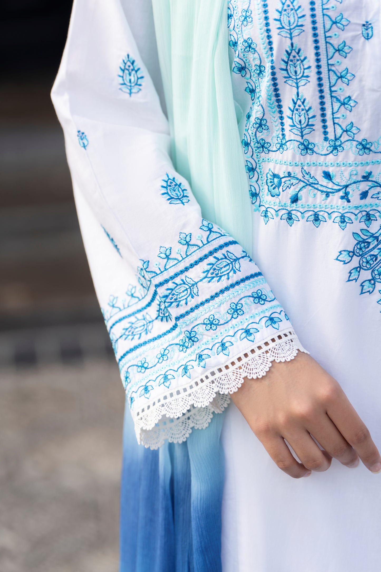 Elegant White & Blue Embroidered Lawn Suit | HU 15