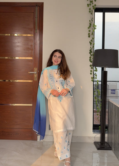 Elegant White & Blue Embroidered Lawn Suit 3PC & 2PC | HU 15