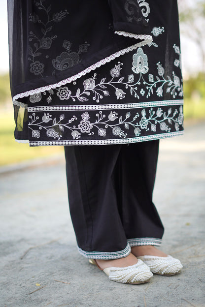 Jet Black & white Embroidered khaddar Suit | HU25
