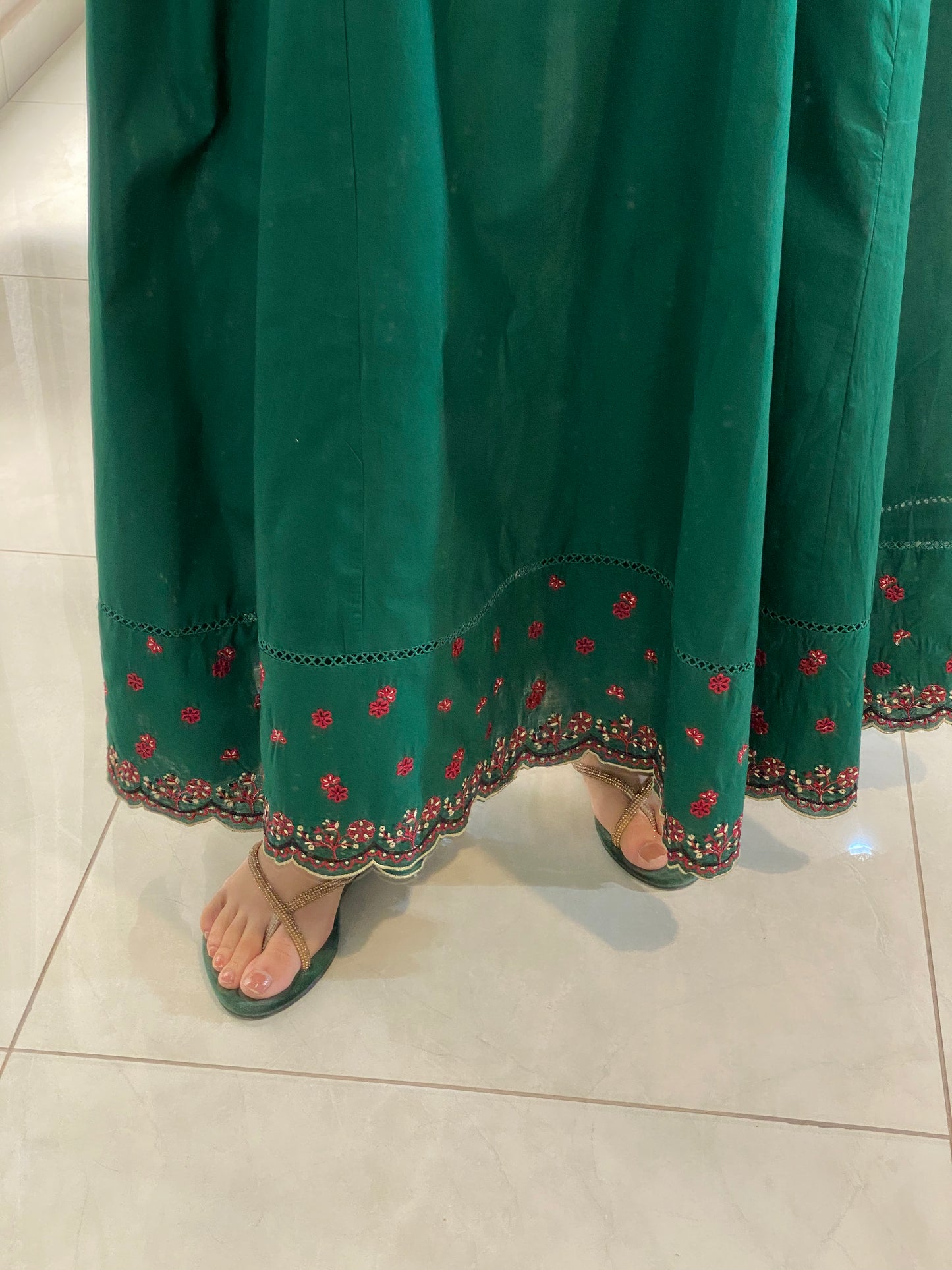 Bottle Green Embroidered Luxury Lawn 2pc & 3pc Frock| HU 37