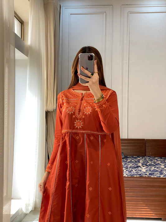 Amber Glow Rust Embroidered Luxury Lawn 2pc & 3pc Frock| HU 38
