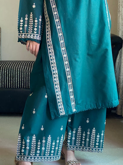 Graceful Green Embroidered Lawn Suit | HU 16