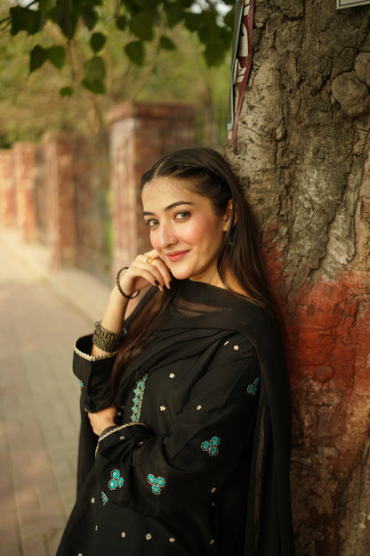 Black Silk Embroidered Suit | HU28