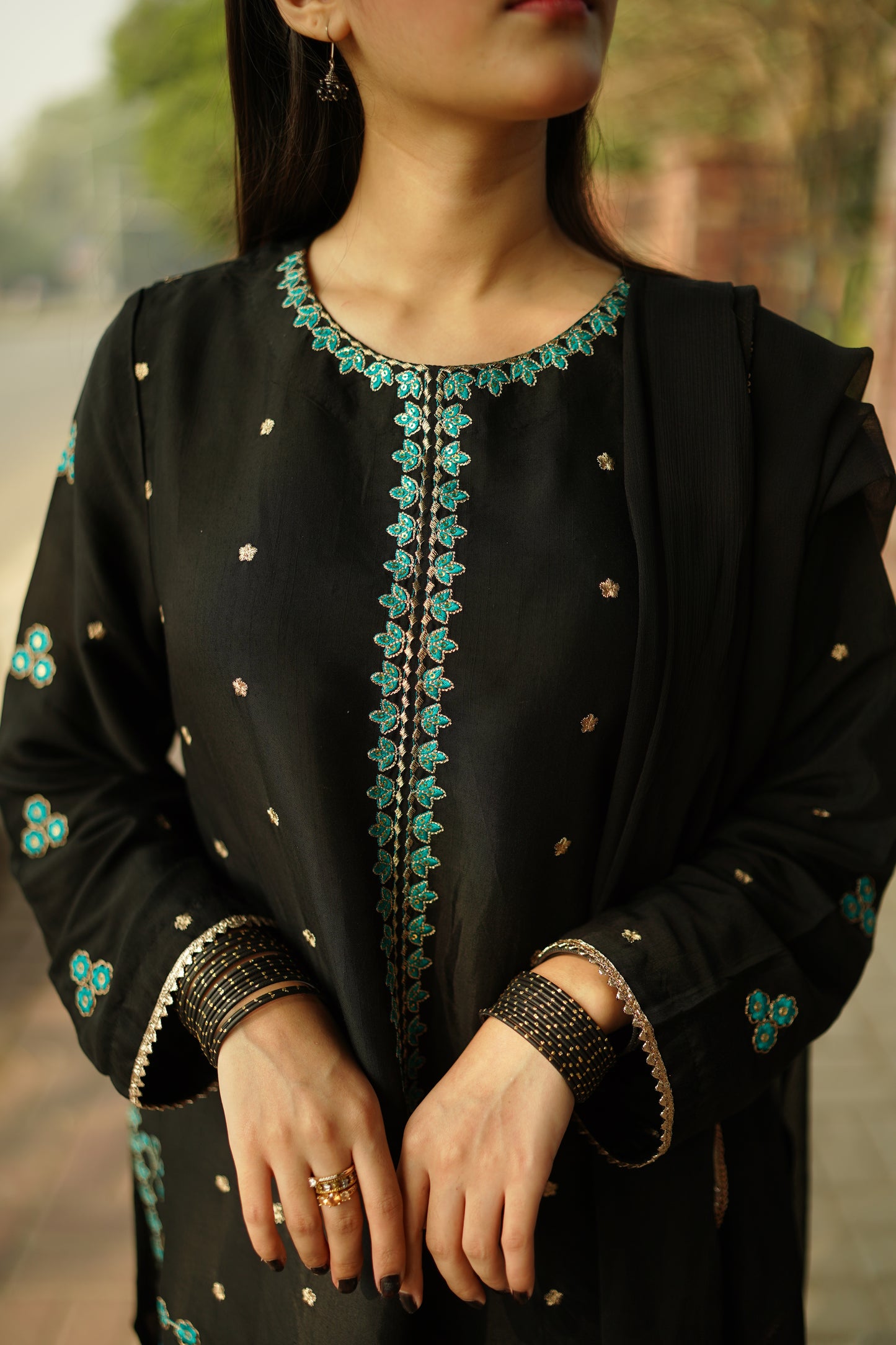 Black Silk Embroidered Suit | HU28